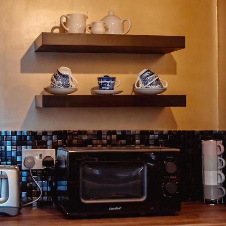 Spacious Flat With Free Parking Apartment Harrogate Bagian luar foto