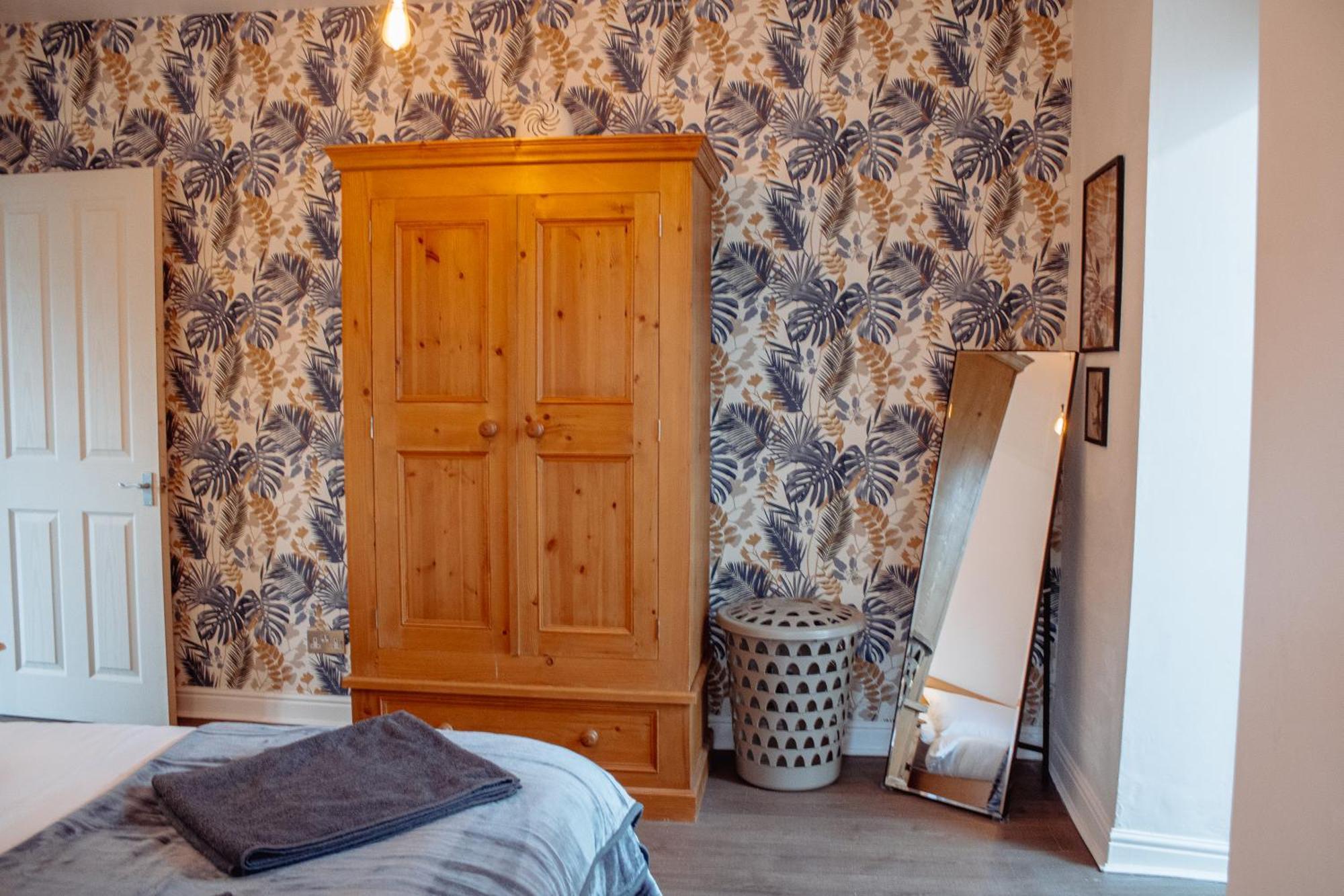 Spacious Flat With Free Parking Apartment Harrogate Bagian luar foto