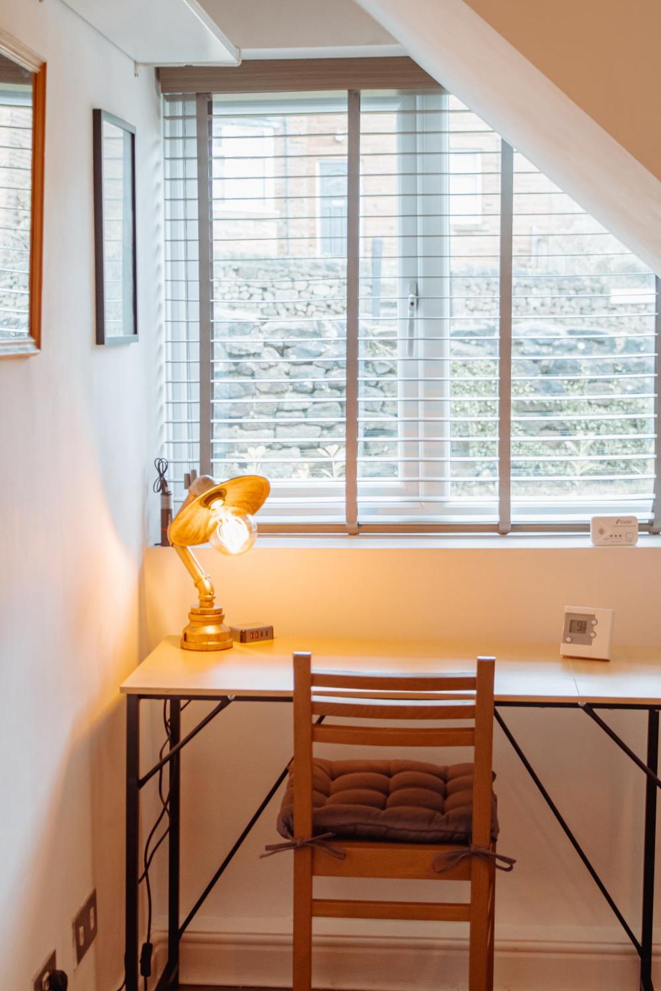 Spacious Flat With Free Parking Apartment Harrogate Bagian luar foto
