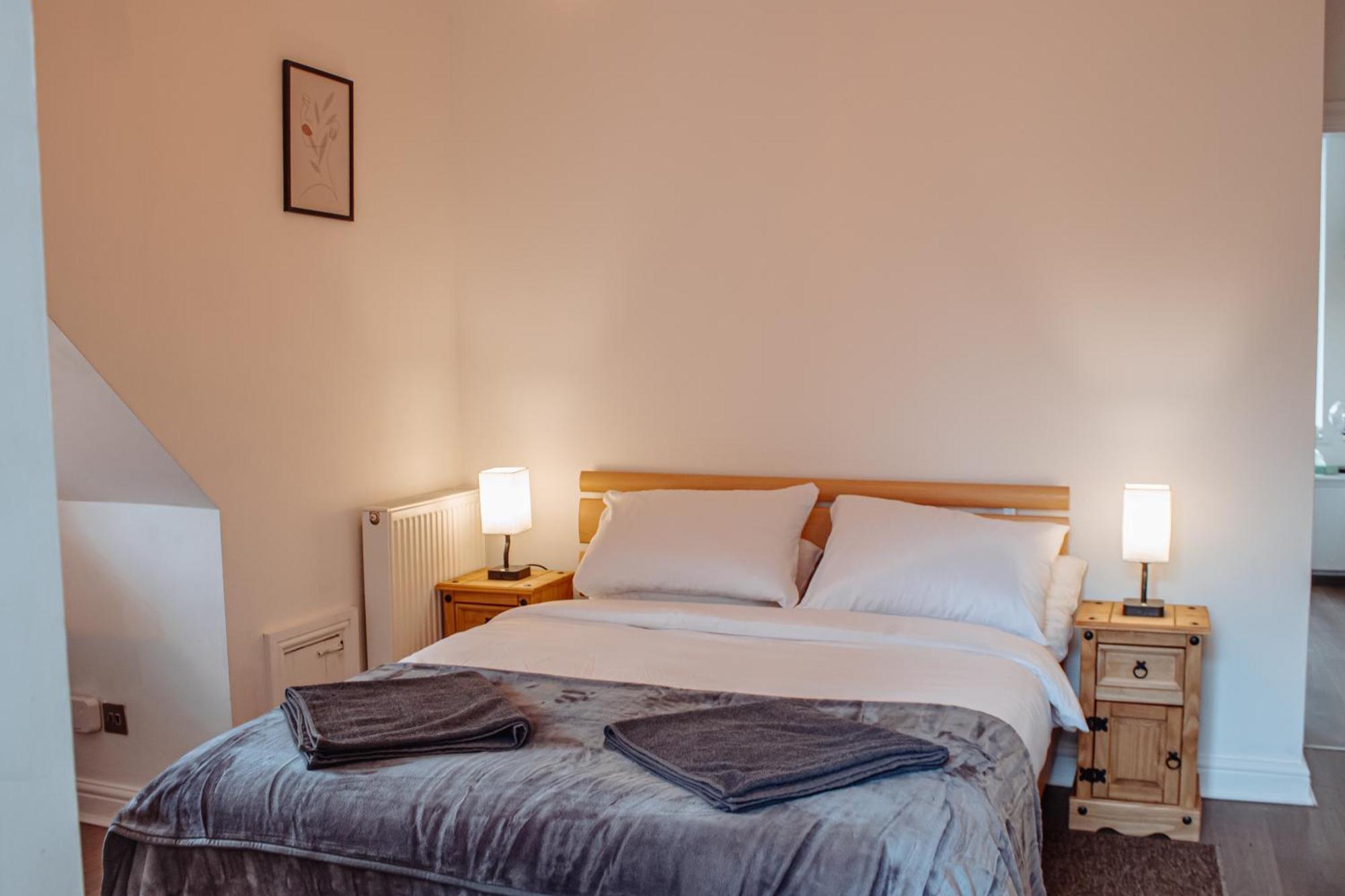 Spacious Flat With Free Parking Apartment Harrogate Bagian luar foto