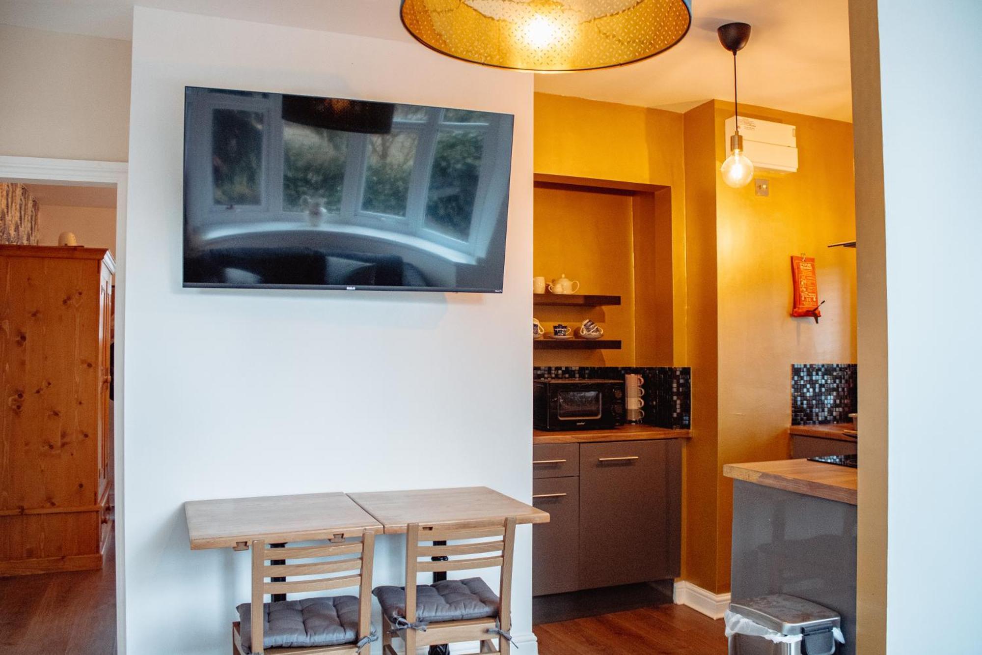 Spacious Flat With Free Parking Apartment Harrogate Bagian luar foto